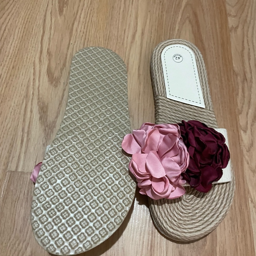 Red and Pink Slide Sandals with Floral Embellishments - Picture 5 of 7